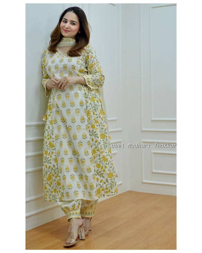 Softest and pure cotton kurti pant with duppatta set