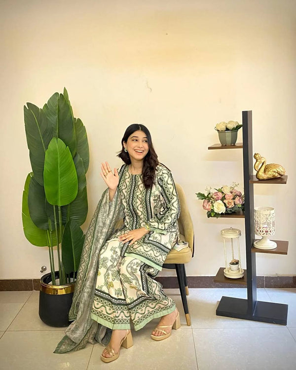 Chic Co-ords Set in Printed Crepe with Dupatta