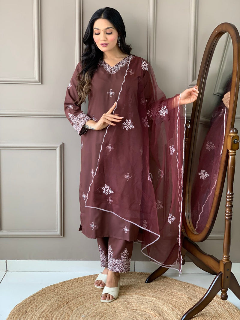 Brown Slub Embroidered Kurti Set with Net Dupatta – Malaysia Hit Collection