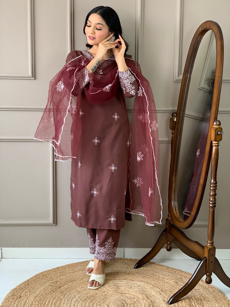 Brown Slub Embroidered Kurti Set with Net Dupatta – Malaysia Hit Collection