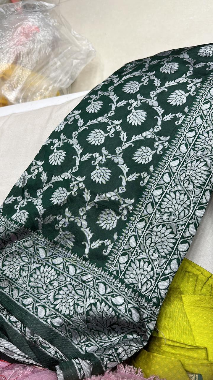 ONE MINUTE BOTTLE GREEN WITH SILVER WEAVING SAREE AND JACQUARD BORDER WORK UNSTITCHED BLOUSE