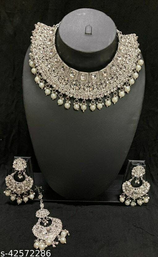 Have Beautiful And Stylish Jewellery Set Of Rhodium Plated