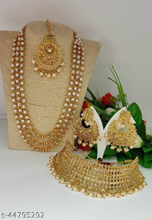 Enchanting Gold Plated Jewellery Set With Maangtika