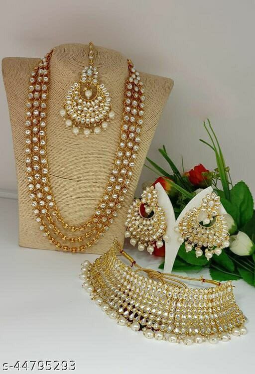 Enchanting Gold Plated Jewellery Set With Maangtika