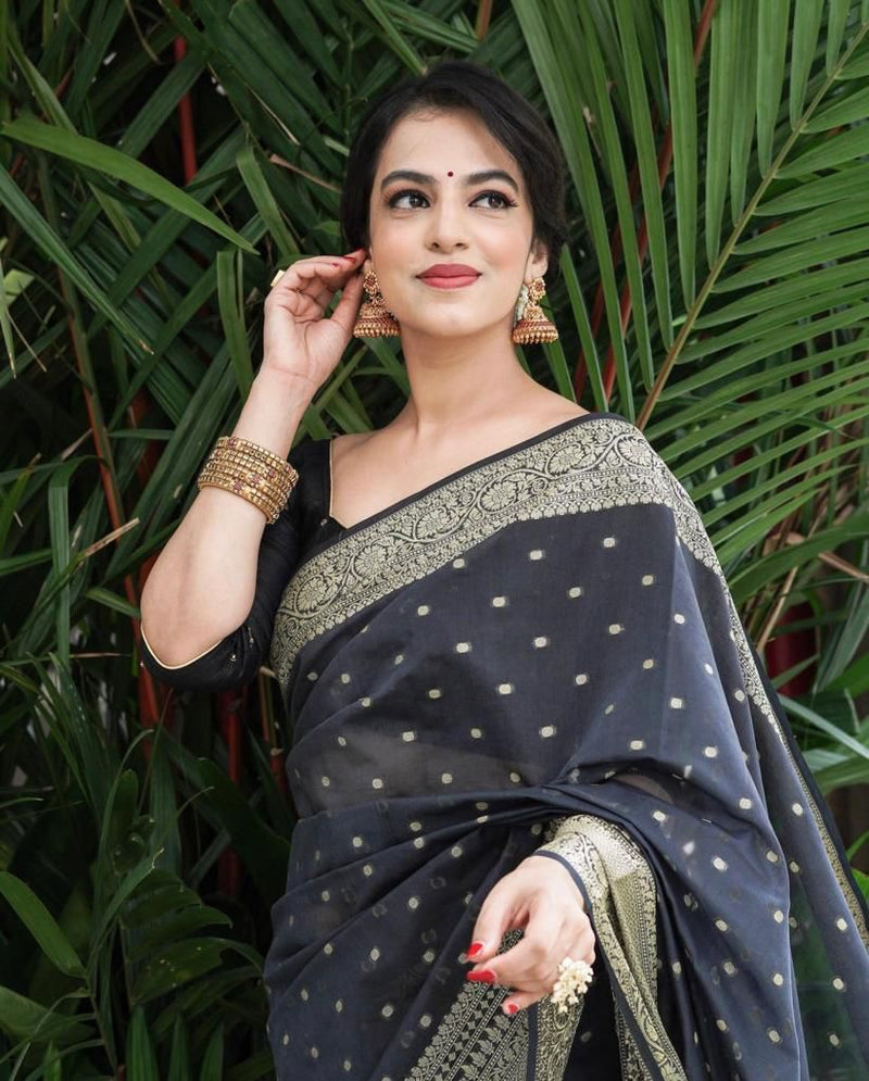 BEAUTIFUL BLACK COLORED RICH PALLU & JACQUARD WORK ON ALL OVER THE SAREE.