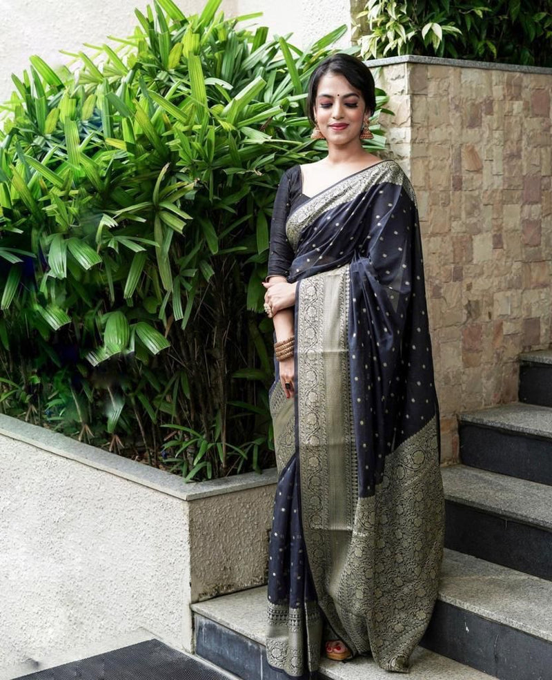 BEAUTIFUL BLACK COLORED RICH PALLU & JACQUARD WORK ON ALL OVER THE SAREE.